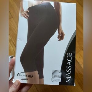 Black stretch Capri Ricari studios